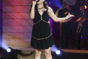 Los looks de las chicas en La Reina de la Canción