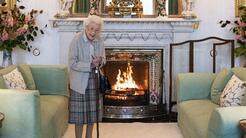 La reina Isabel II, bajo supervisión médica: los doctores están "preocupados" por su salud
