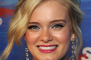 Sara Paxton