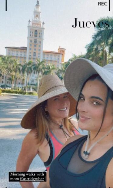 Scarlet Gruber y su madre Astrid Gruber