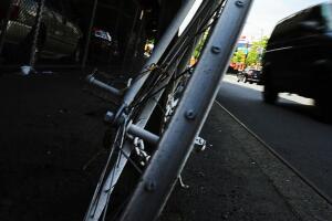 Ciclista muere atropellado mascota Laguna Beach