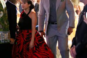 Auli'i Cravalho junto a Dwayne Johnson en la premiere de 'Moana' en 2016
