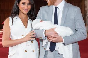 Meghan Markle primer look mamá