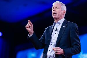 Chris Wright secretario de Energía, ha prometido acelerar la producción de fosas nucleares.