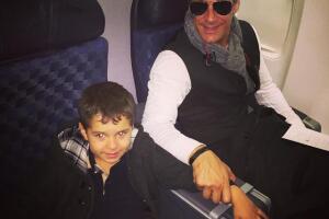 Fernando Carrillo con su hijo