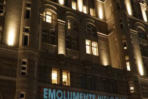 Proyecciones en el hotel trump