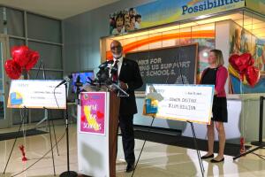 La Lotería de California ratificó a Edwin Castro, como el único ganador del histórico sorteo de PowerBall del 7 de noviembre de 2022.