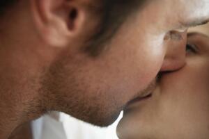 dar-un-beso-apasionado-3.jpg