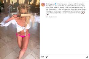 Britney Spears bailando con cuchillos