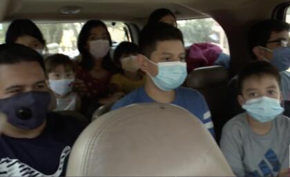 Luego llegó la pandemia del <a href="https://www.univision.com/local/los-angeles-kmex/coronavirus/mapa-coronavirus">coronavirus </a>y la situación de la familia se complicó aún más. Los <a href="https://www.univision.com/local/los-angeles-kmex/en-las-escuelas-o-desde-casa-la-educacion-a-distancia-puede-ser-la-solucion-en-california-en-tiempos-del-coronavirus">niños ya no fueron a la escuela</a>, Irma, quien es cosmetóloga y maquillista profesional, ya no recibió llamadas de sus clientas y su esposo que trabaja como jornalero tampoco conseguía quien lo contratara.