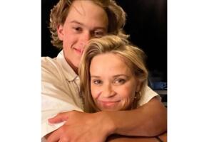 Reese Witherspoon y su hijo Deacon Instagram.jpg