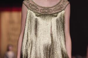 dior_coleccion_2020_vestido_dorado.jpg