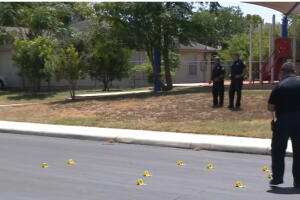 San Antonio Highlands High School tiroteo adolescentes Policia de San Antonio Texas disparos corte juvenil