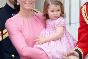 Kate combinada perfectamente con Charlotte