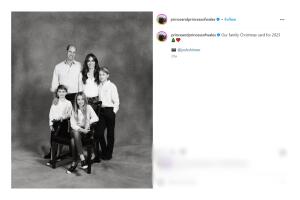 Así posó la princesa Charlotte en la postal navideña de 2023.