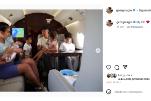 Cristiano Ronaldo, Georgina Rodríguez y sus hijos en su avión privado