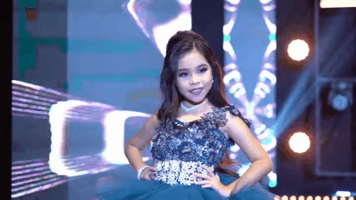 renata-gonzalez-mini-universo-gif-04.gif