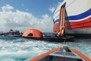 Ferry incendiado cerca de puerto de San Juan