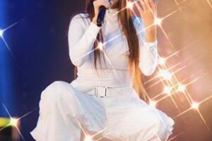 Paloma Mami cantando.jpg