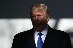 Un reporte señala que el presidente Trump, desde sus tiempos de campaña, fue informado de que el mandatario ruso Vladimir Putin estaba detrás de la interferencia electoral.