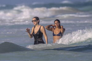 EXC Jacky Bracamontes, Renata Notni