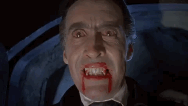vampiros-christopher-lee.gif