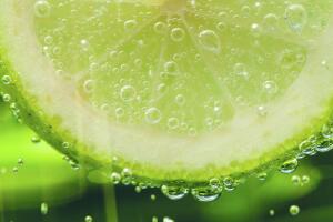 agua-com-limao-0916-1400x800.jpg