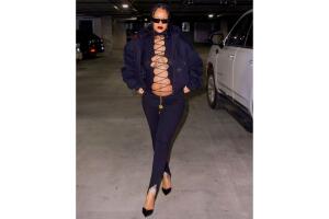 Rihanna-embarazada-top-cordones-all-black-look-1.jpg