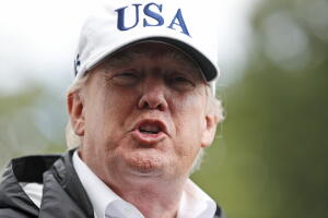 Trump en declaraciones a periodistas desde Florida.