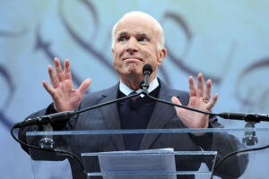 El senador republicano John McCain.