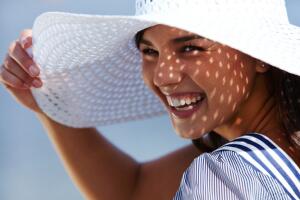 peinados-con-sombreros-5.jpg