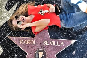 Karol Sevilla está en su momento, 21 años después cumple otro sueño de la infancia