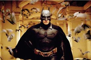 christian_bale_batman_val_kilmer_traje_3.jpg