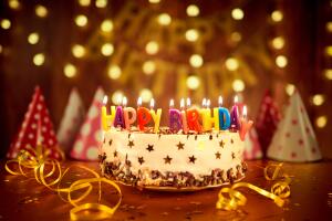pastel-cumpleanos-fiesta-velas.jpg