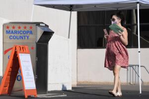 Propuesta de ley busca prohibir las elecciones por correo.