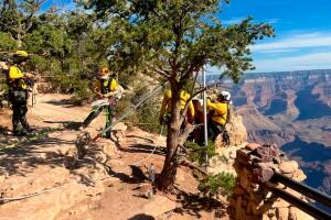 Paracaidista pierde la vida al intentar saltar desde un borde en el Gran Cañón