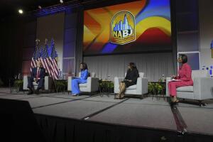 Trump critica Kamala 