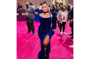 chiquis-rivera-outfit-premios-lo-nuestro-2021.png