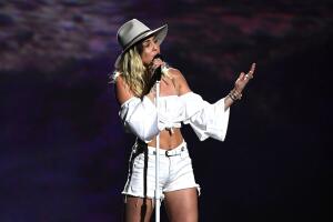 miley_cyrus_en_billboard_music_awards.jpg