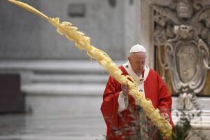 APTOPIX Vatican Pope Palm Sunday Mass