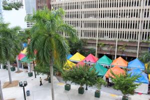 Concurrida la Feria Internacional del Libro en Miami