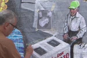 Incluyen a paletero de La Villita en Mural