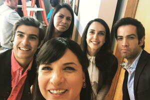 Mira lo que pasó detrás de cámaras de la serie Por Siempre Joan Sebastian 