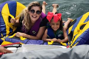 Salen a la luz fotografías de Allisson Lozz embarazada