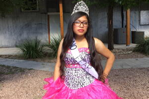 Quinceañeras protestan contra la SB4