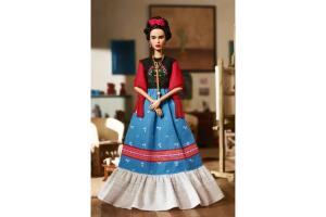 barbie-frida-kahlo-1-112020-1400x2105_0.jpg