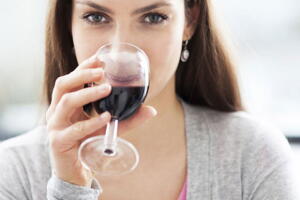 vinho-mulher-taca_2.jpg