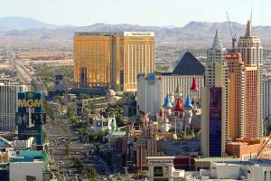 Las_Vegas_strip.jpg
