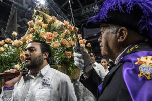 El rector de la Ermita, el padre Fernando Hería, dijo que el aplazamiento de esta celebración para el Día de la Hispanidad, es la segunda desde que en el año 1992 el huracán Andrew obligó también a postergar la celebración de esta “gran tradición cubana”.