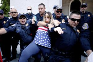 APTOPIX Virus Outbreak California